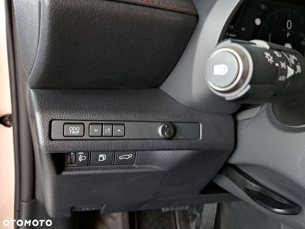 Lexus LBX 1.5 Hybrid Emotion - 33
