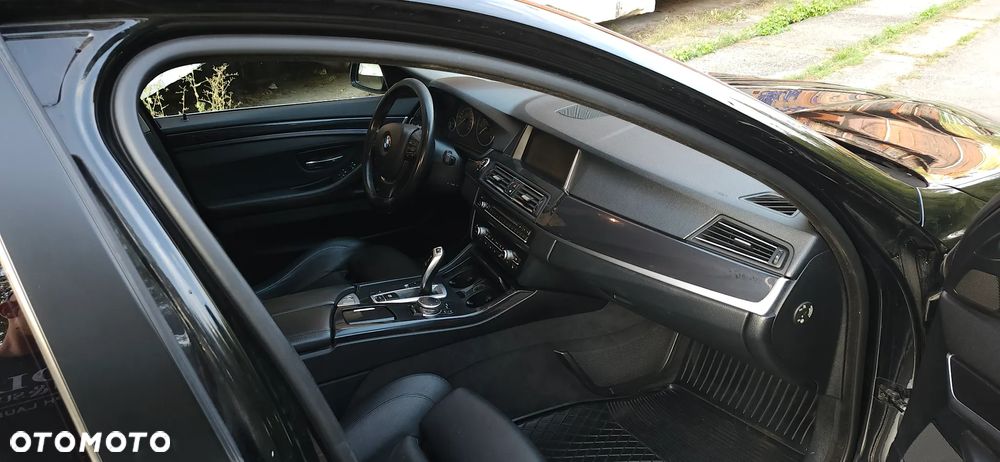 BMW Seria 5 520d Luxury Line - 11
