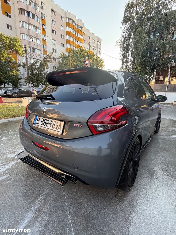 Peugeot 208 GTI 1.6 L THP - 2