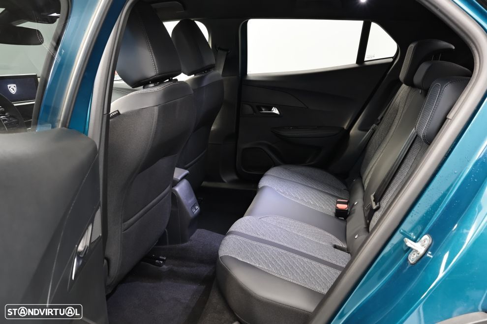 Peugeot 2008 1.2 PureTech Allure - 24