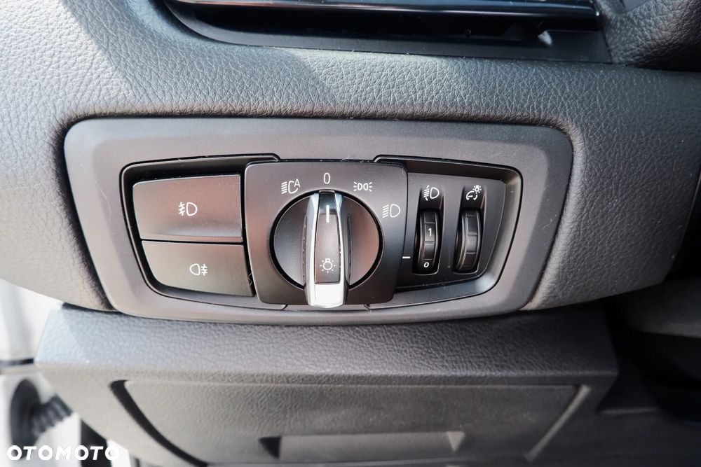 BMW Seria 2 216d Advantage - 15
