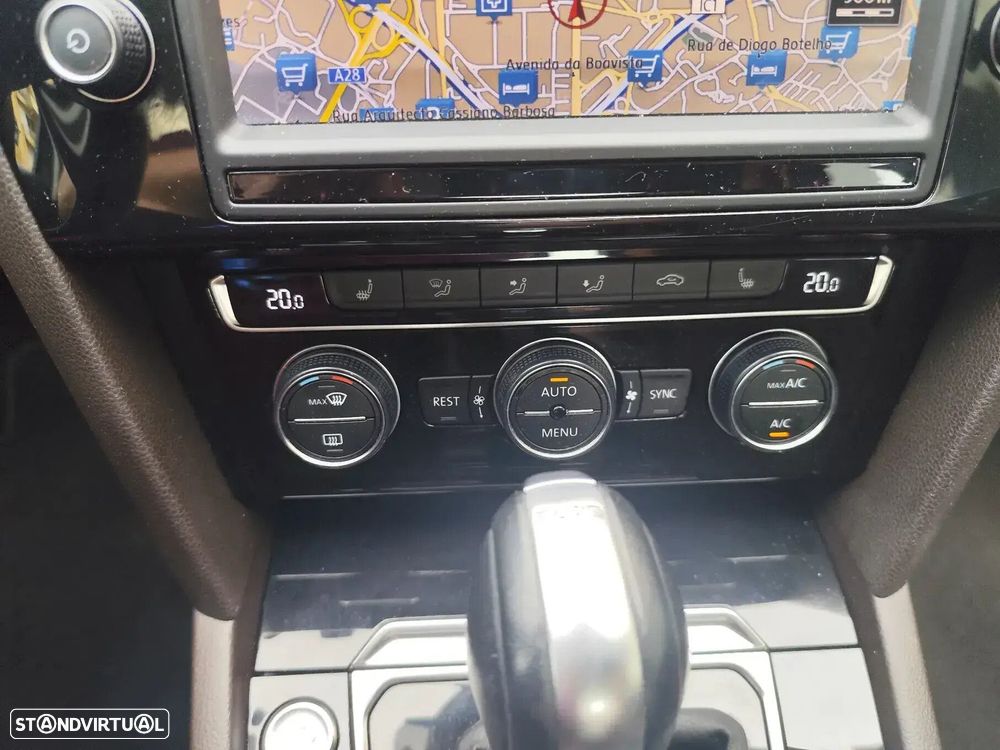 VW Passat 2.0 TDI Highline DSG - 24