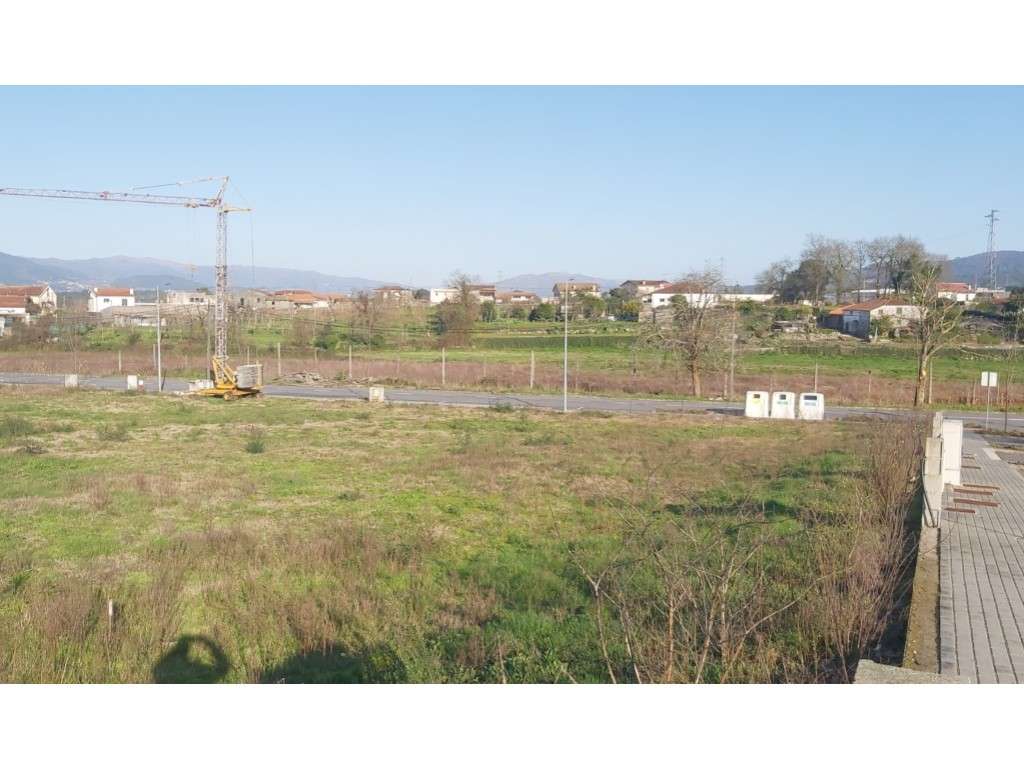 Terreno ou lotes para moradias geminadas de 2 pisos - Grande imagem: 2/9