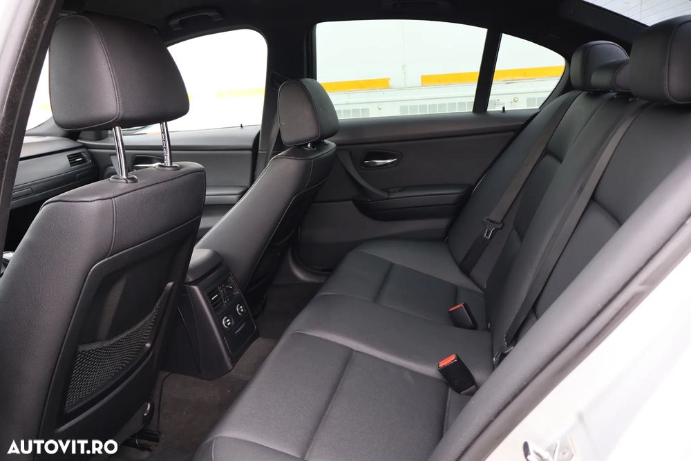 BMW Seria 3 320d - 22
