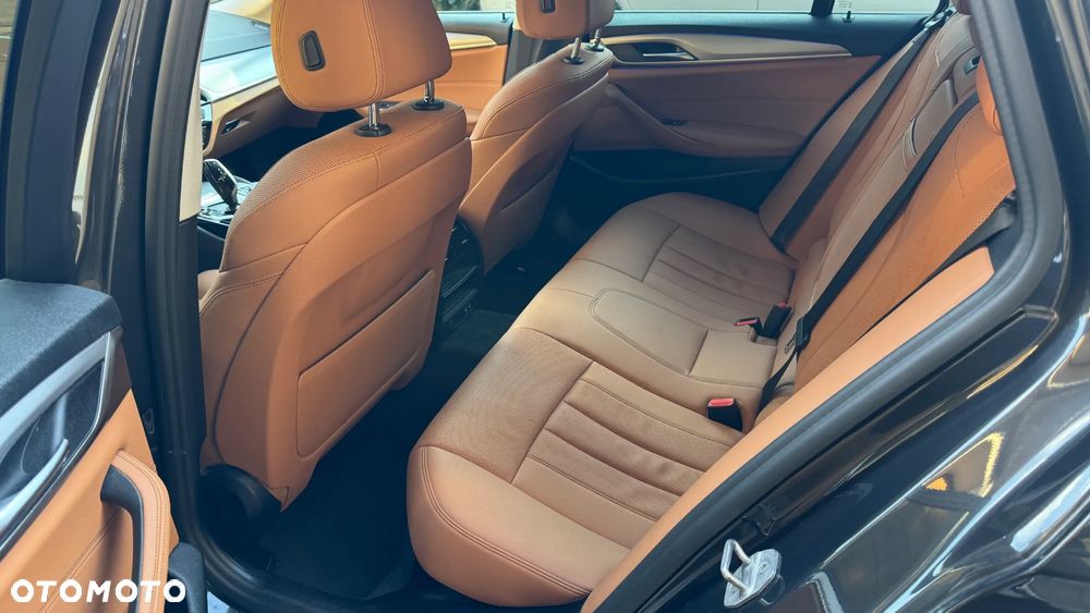 BMW Seria 5 520d Sport Line - 20