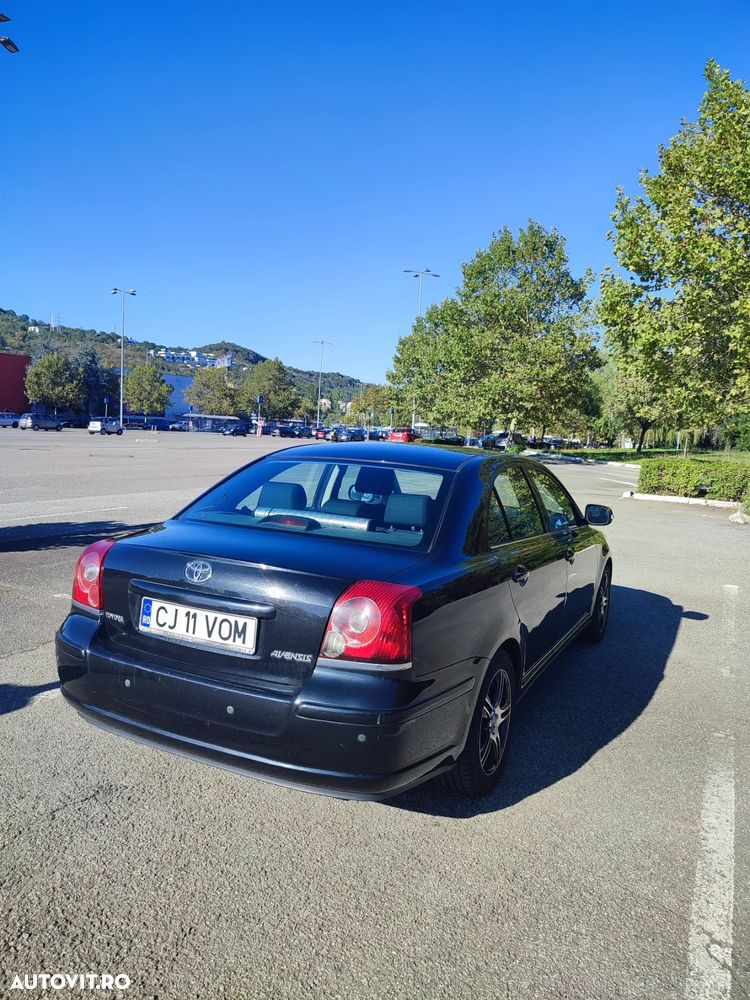 Toyota Avensis - 4
