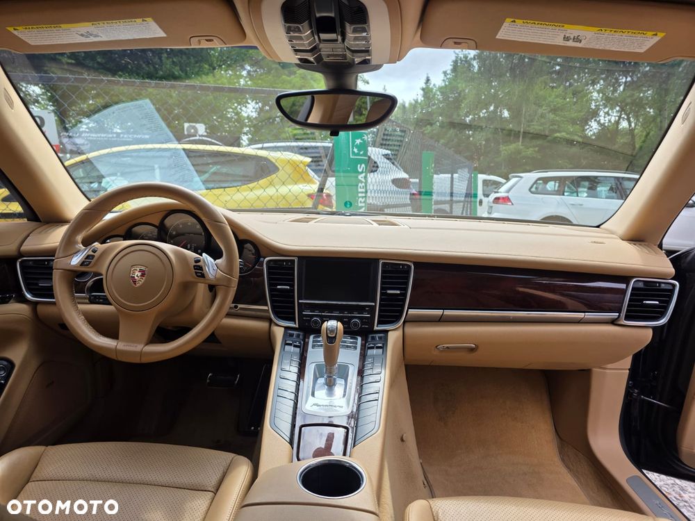 Porsche Panamera 4 PDK Platinum Edition - 14
