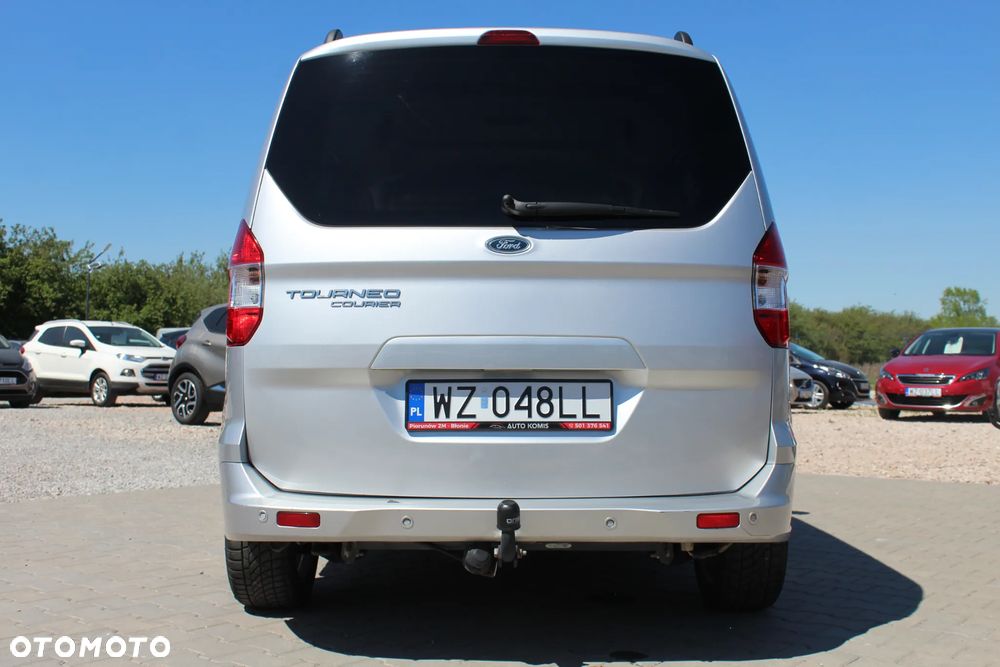 Ford Tourneo Courier 1.0 EcoBoost S&S Titanium - 10