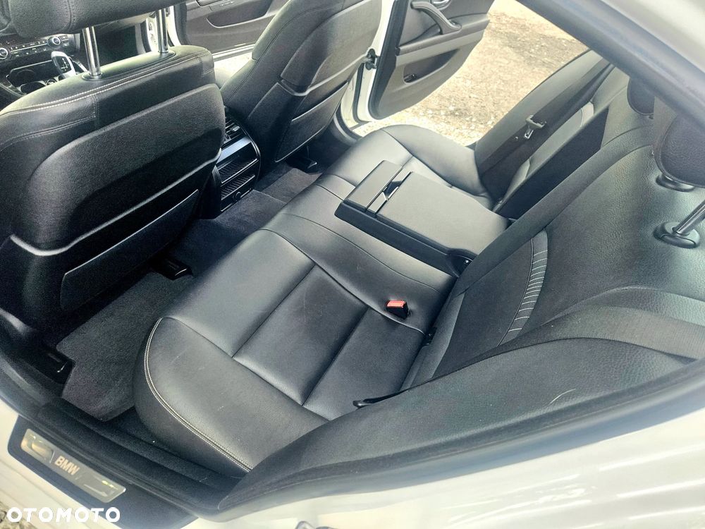 BMW Seria 5 520d Luxury Line - 22