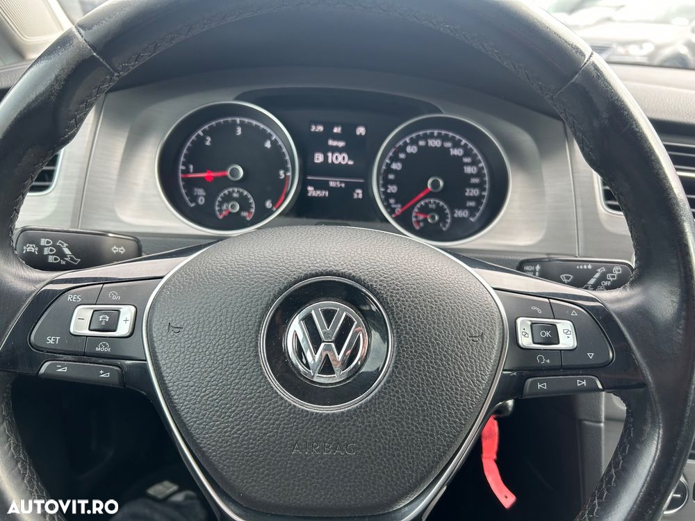 Volkswagen Golf 1.6 TDI BlueMotion Technology DSG Comfortline - 35