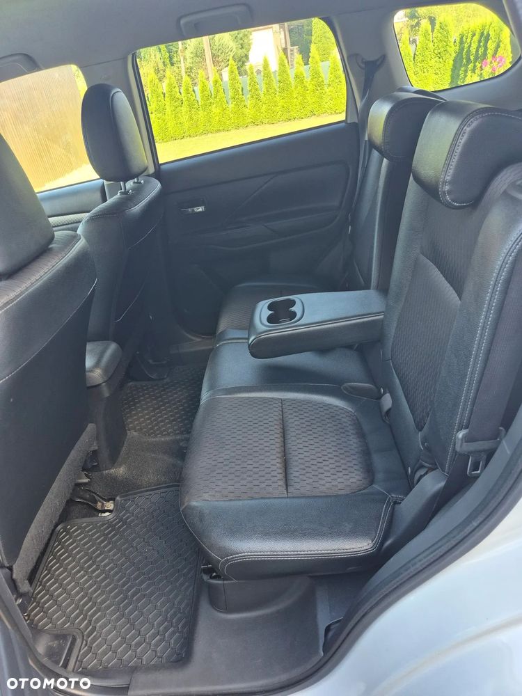 Mitsubishi Outlander 2.2 DI-D 4WD Plus - 6
