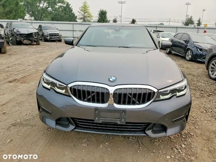 BMW Seria 3 330i - 5