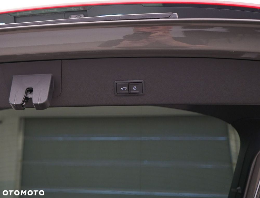 Audi Q8 Sportback e-tron - 11