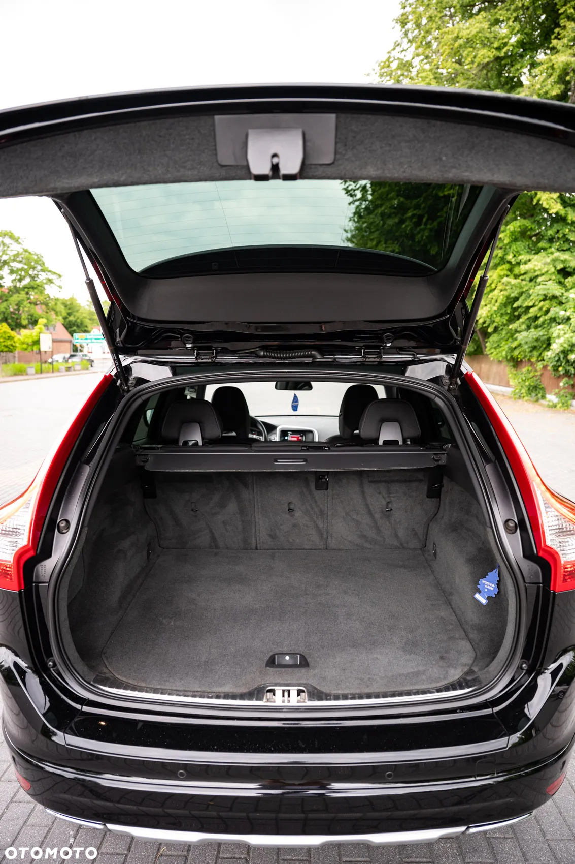 Volvo XC 60 D4 Momentum - 28