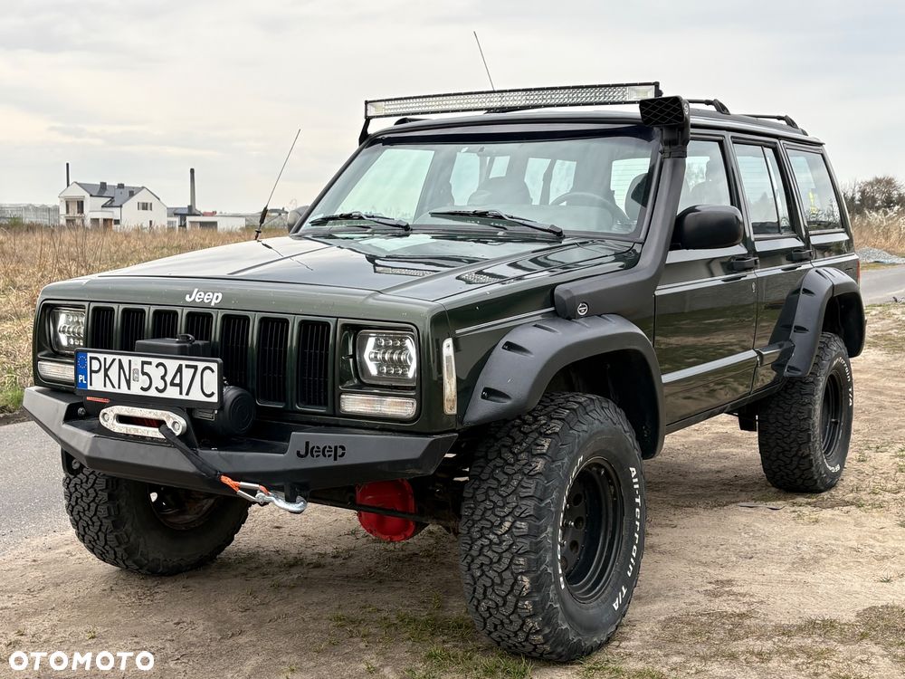 Jeep Cherokee - 1