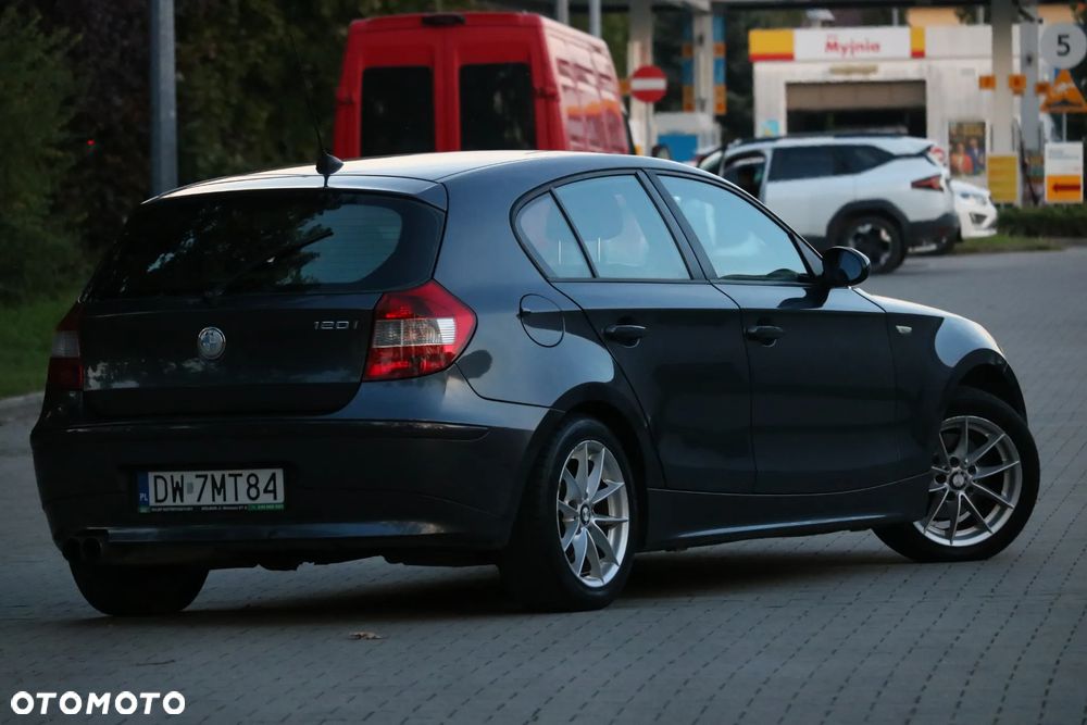 BMW Seria 1 120i - 31