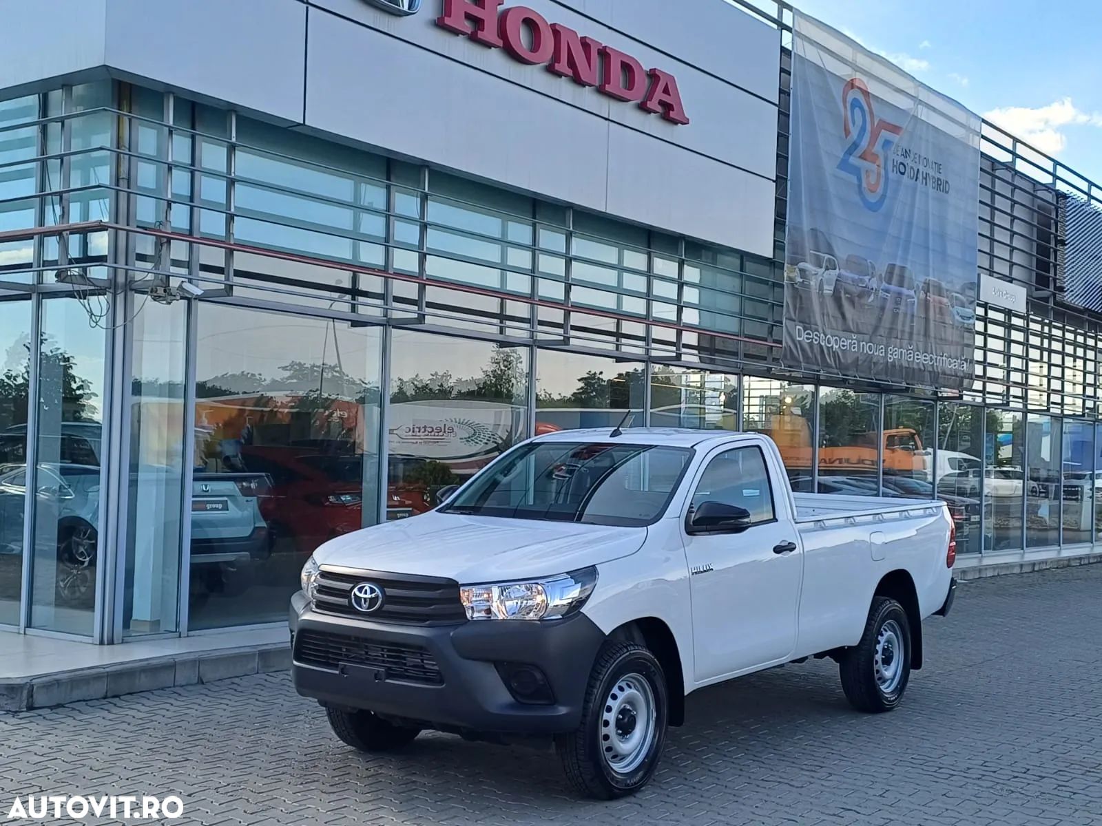 Toyota Hilux - 1