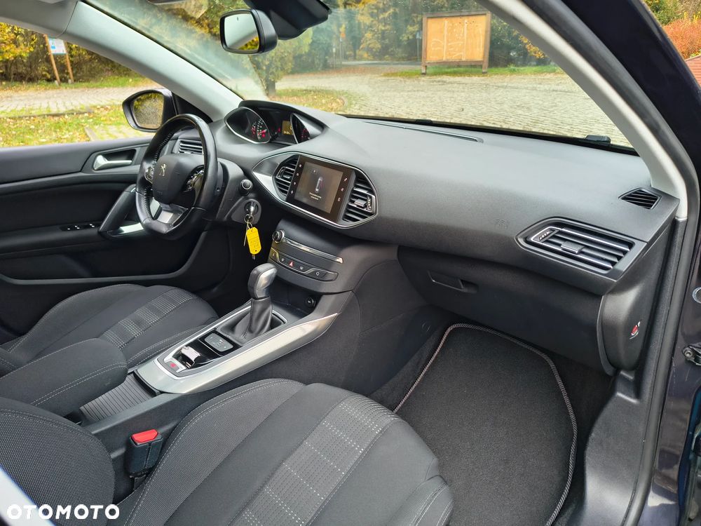 Peugeot 308 1.2 PureTech Allure S&S - 13
