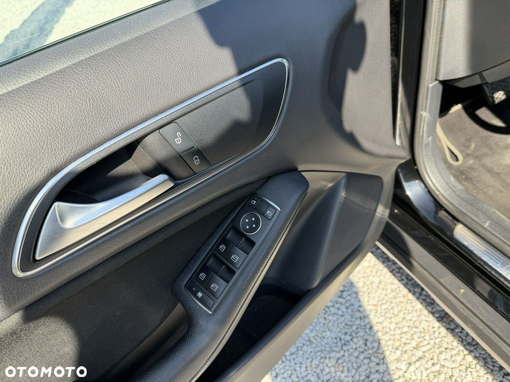 Mercedes-Benz GLA 200 7G-DCT Style - 14