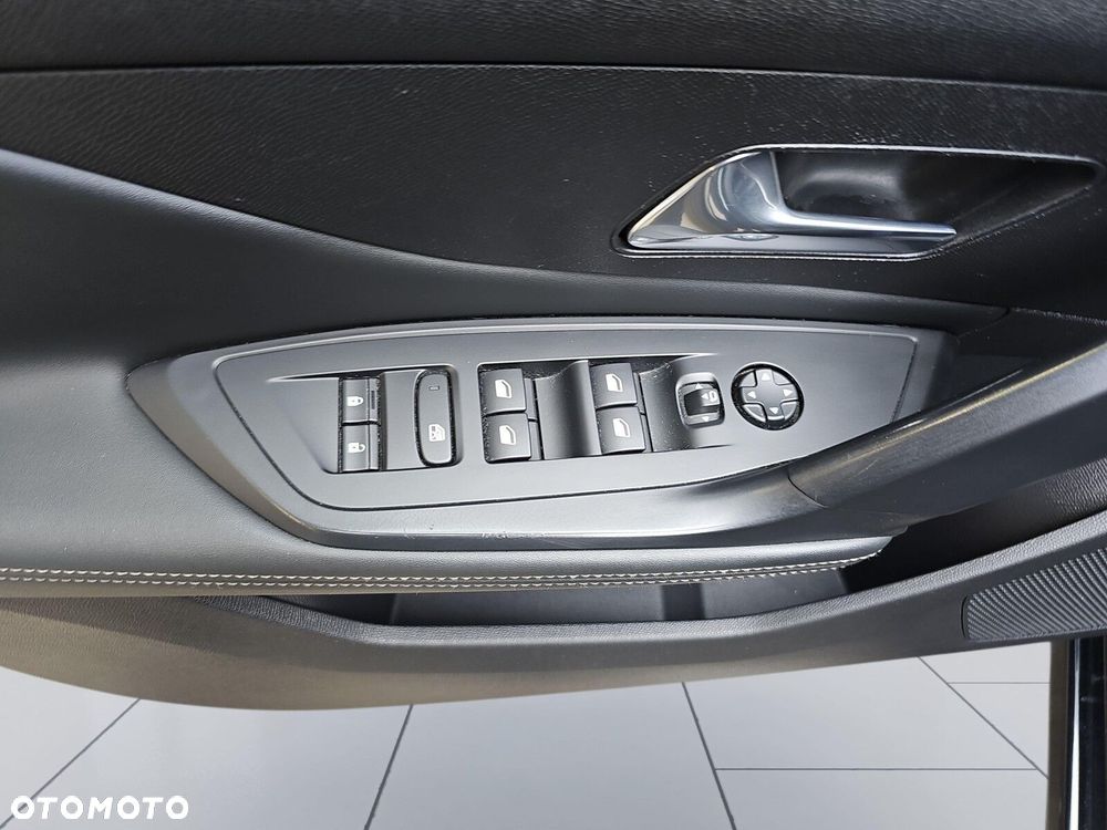 Peugeot 308 1.5 BlueHDi Allure S&S EAT8 - 19
