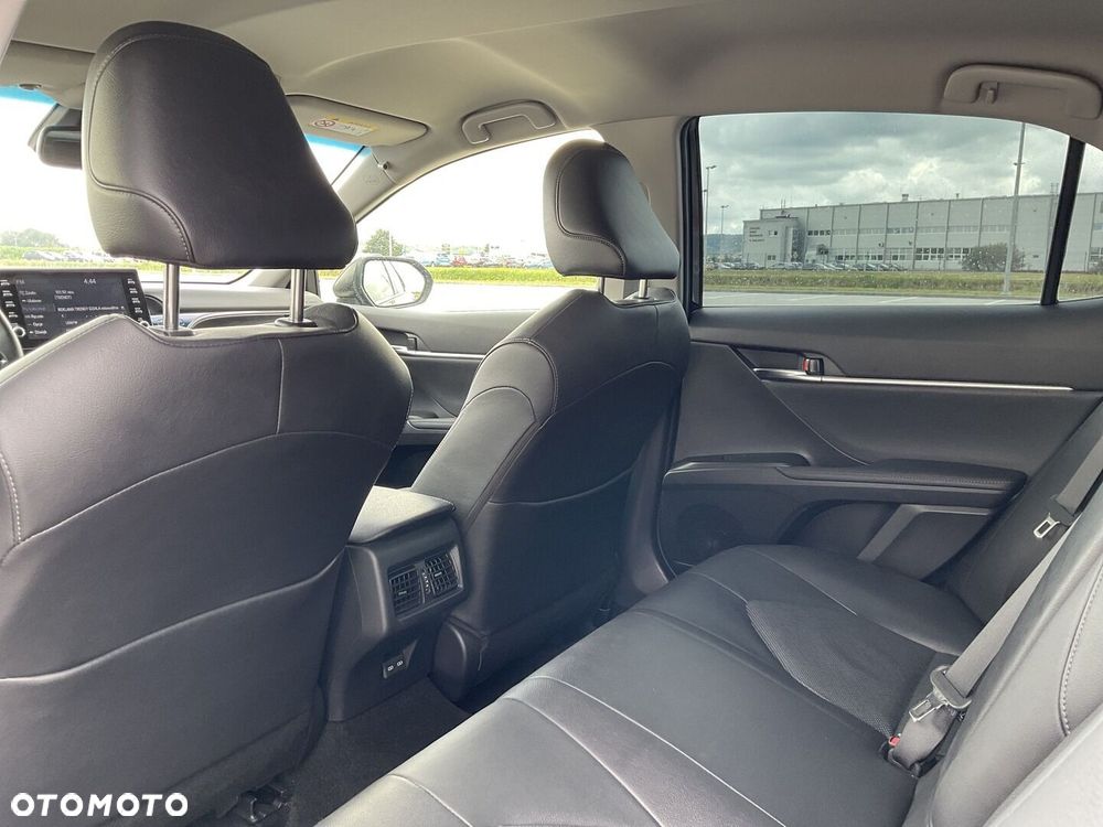 Toyota Camry 2.5 Hybrid Executive CVT - 16