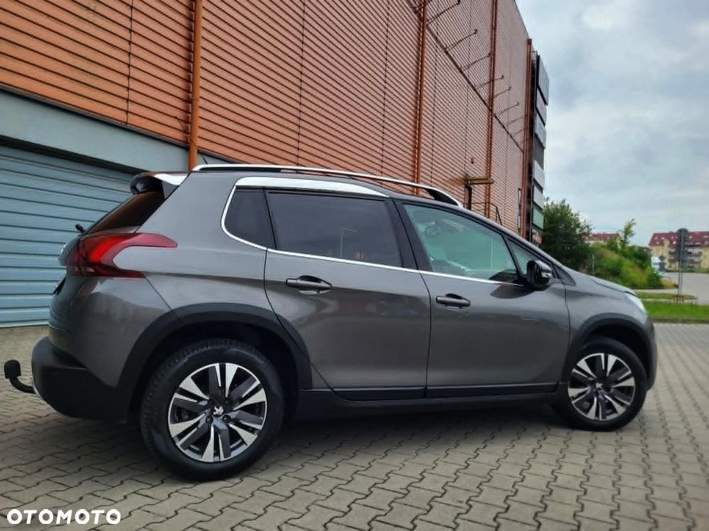 Peugeot 2008 BlueHDi 100 STOP & START Allure - 22