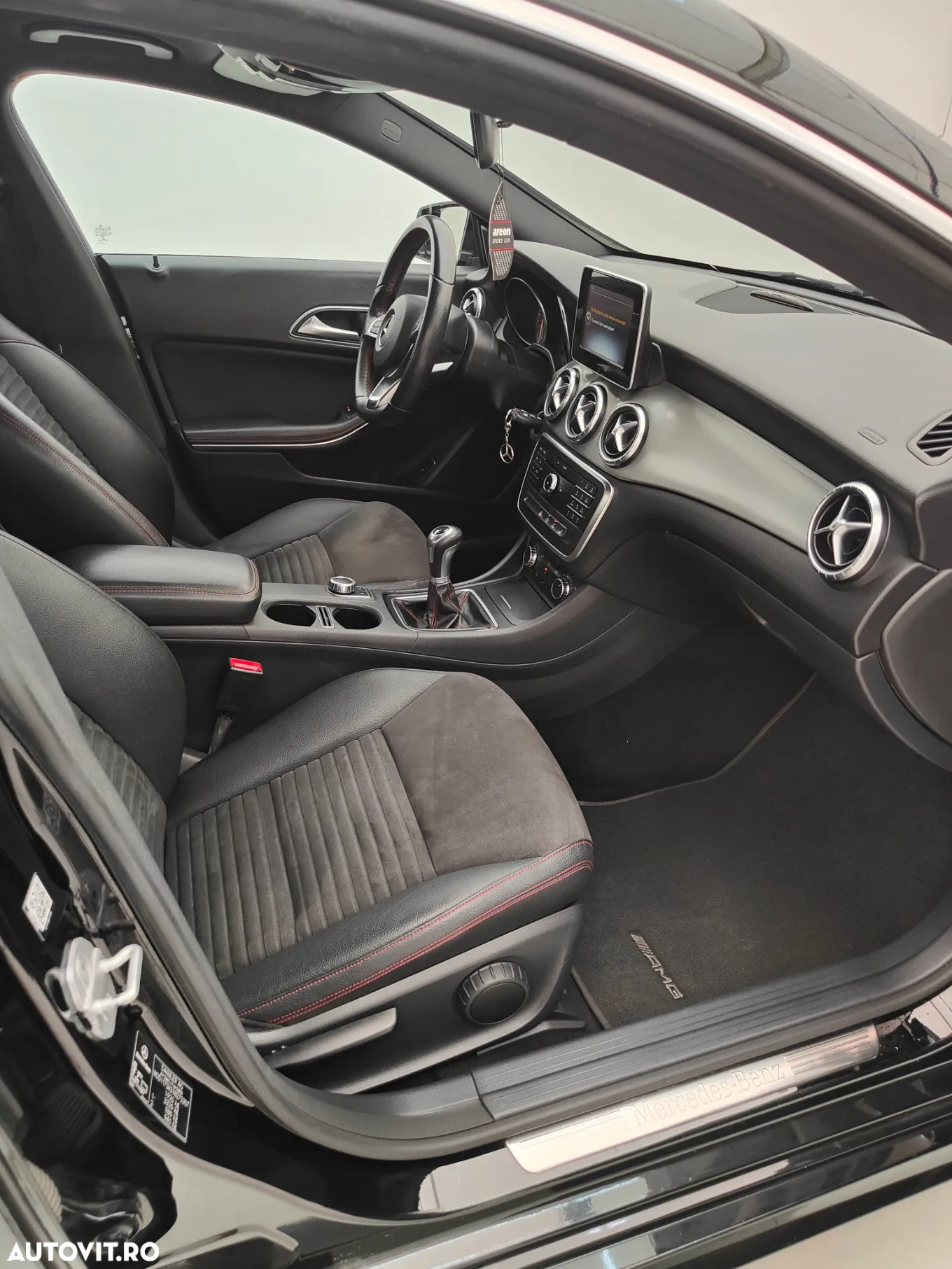Mercedes-Benz CLA 200 AMG Line - 16