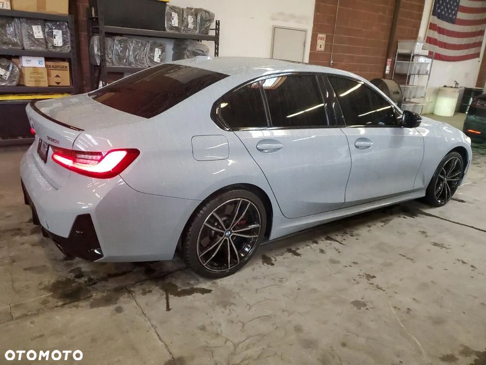 BMW Seria 3 330i M Sport - 4
