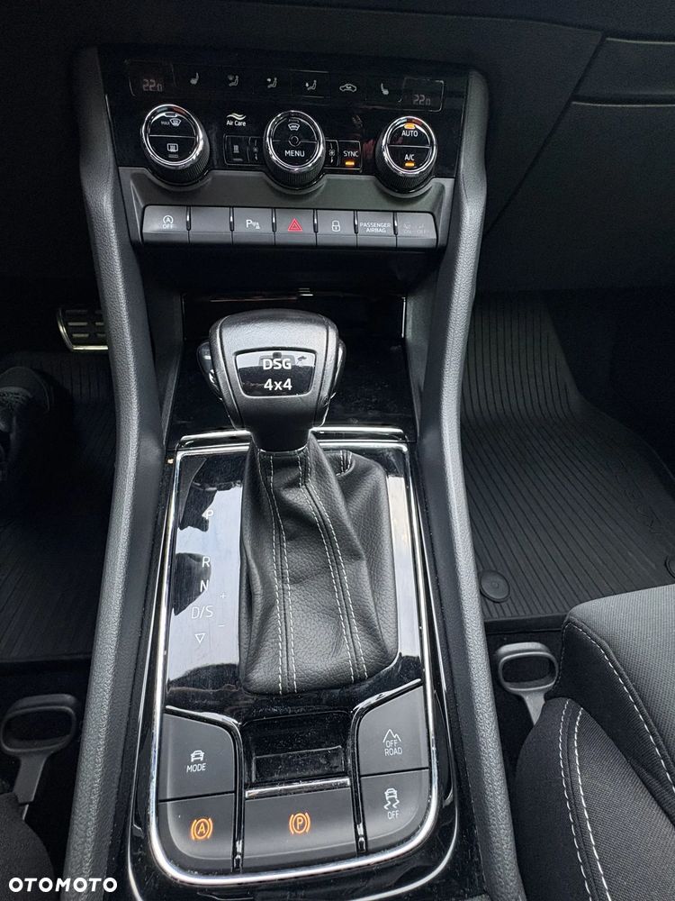 Skoda Karoq 2.0 TDI SCR 4x4 Sportline DSG - 25