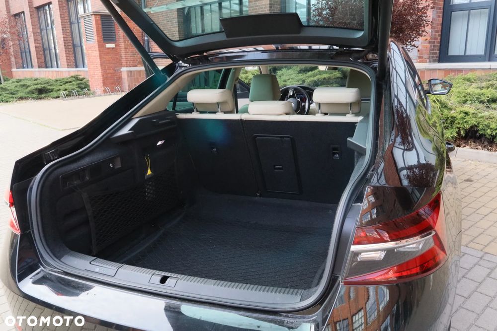 Skoda Superb 2.0 TSI L&K DSG - 32