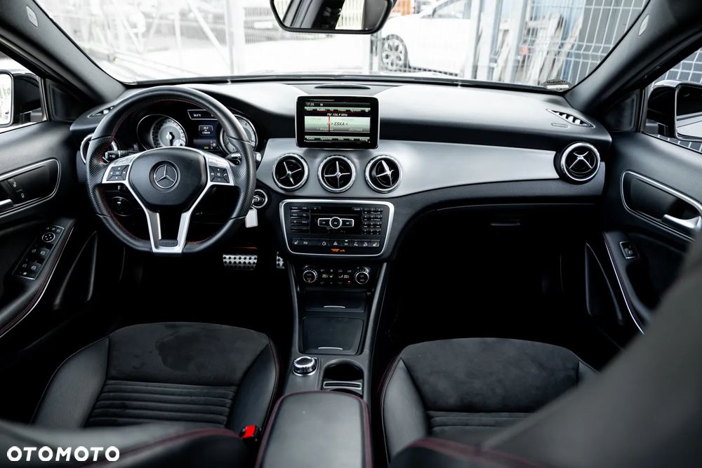 Mercedes-Benz GLA 250 4Matic 7G-DCT AMG Line - 30