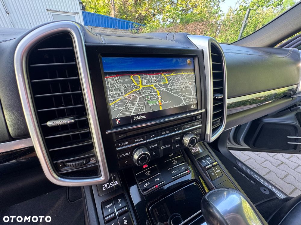 Porsche Cayenne - 19