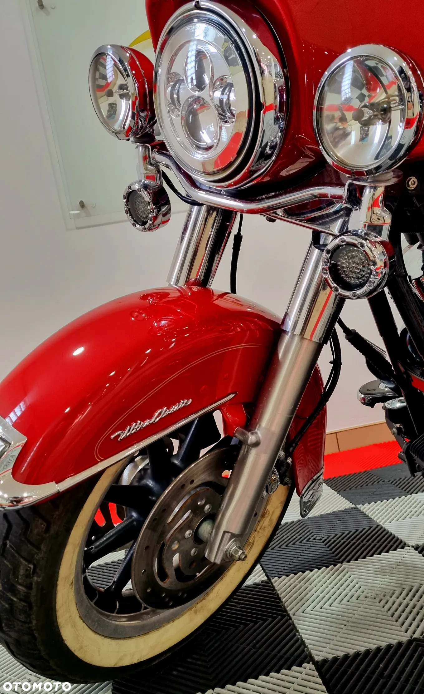 Harley-Davidson FLHTCU Ultra - 8
