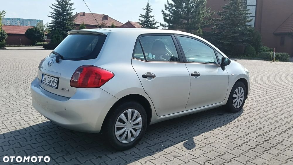 Toyota Auris - 4