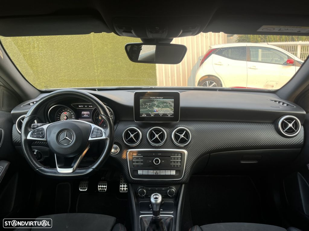 Mercedes-Benz A 200 d AMG Line - 11