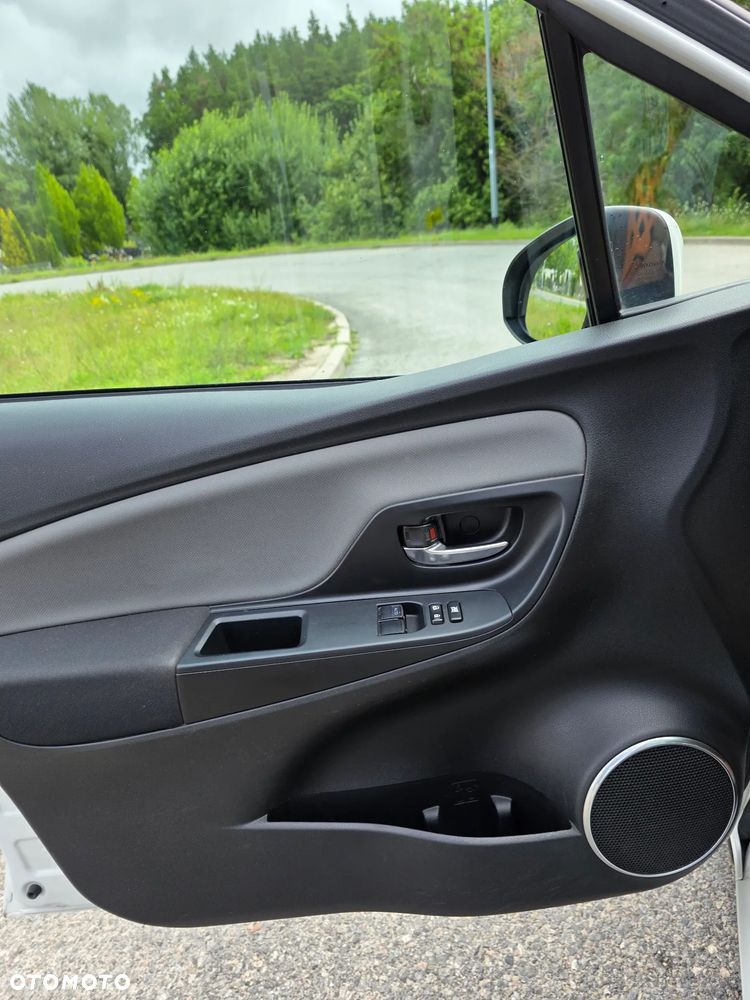 Toyota Yaris Hybrid 100 Sol - 18