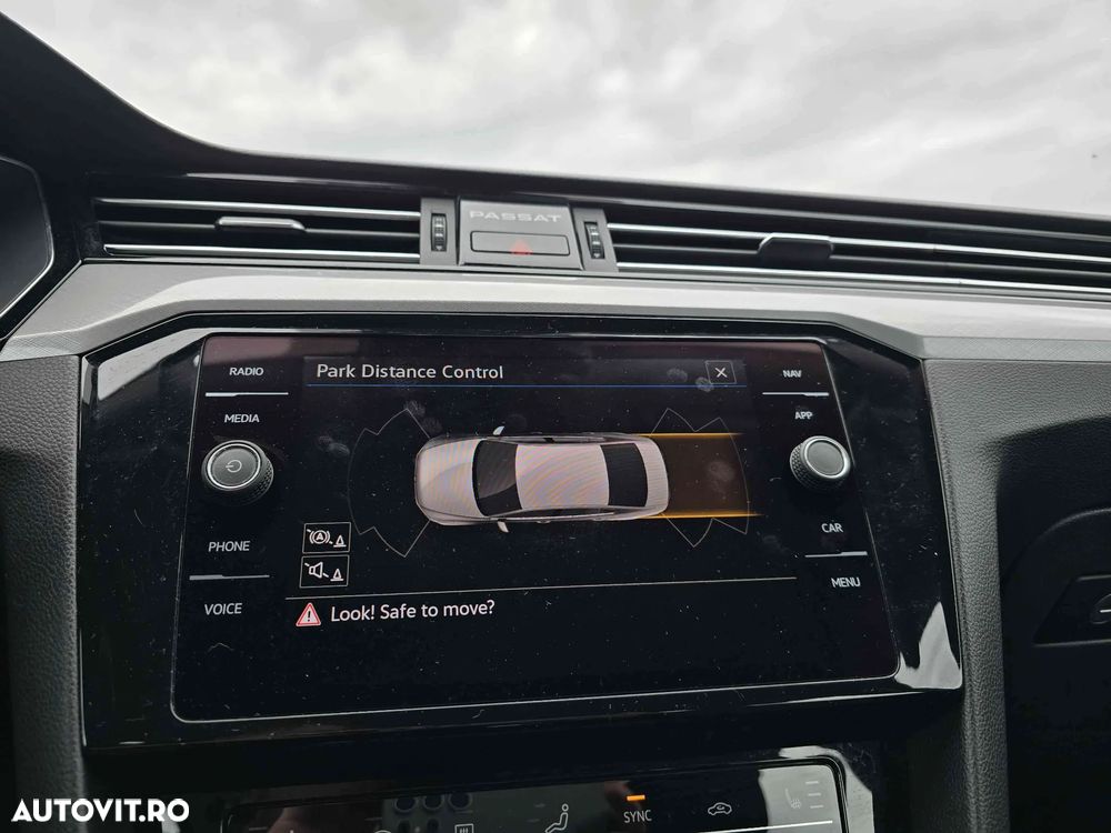 Volkswagen Passat - 17