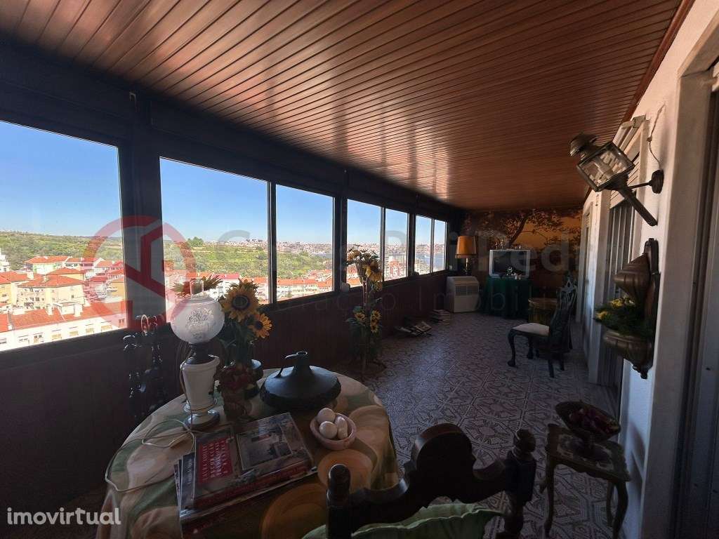 Apartamento T4+1 com Vista Deslumbrante sobre o Tejo, Cacilhas - Grande imagem: 3/31