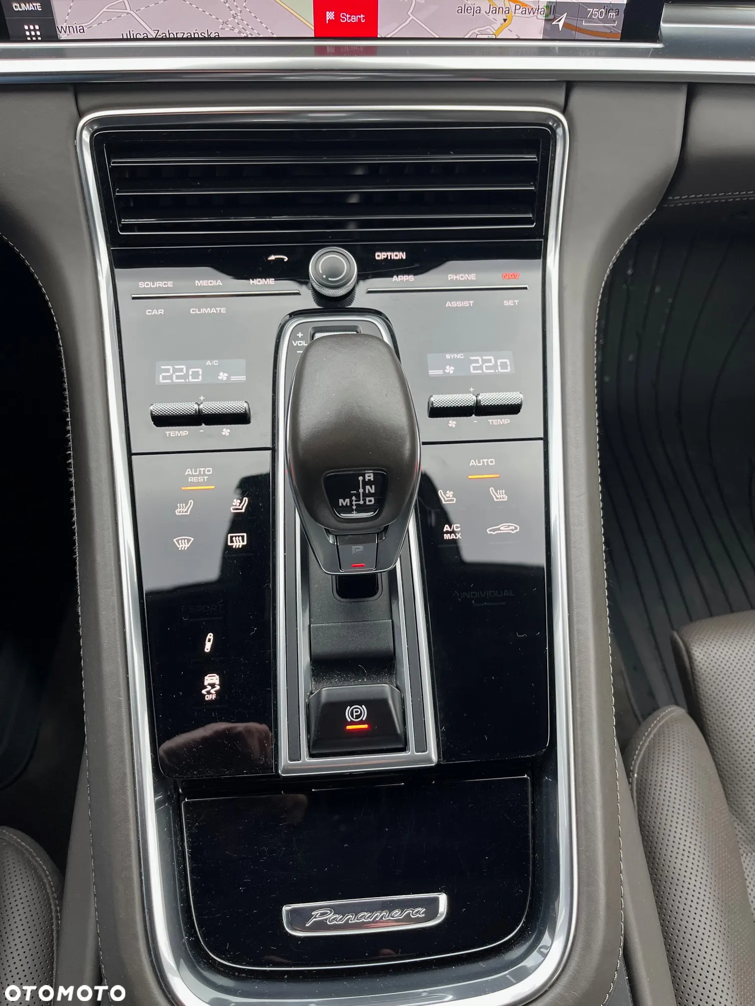 Porsche Panamera 4 - 19
