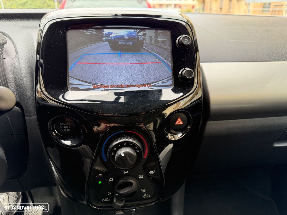 Peugeot 108 1.2 PureTech Top! Allure - 37