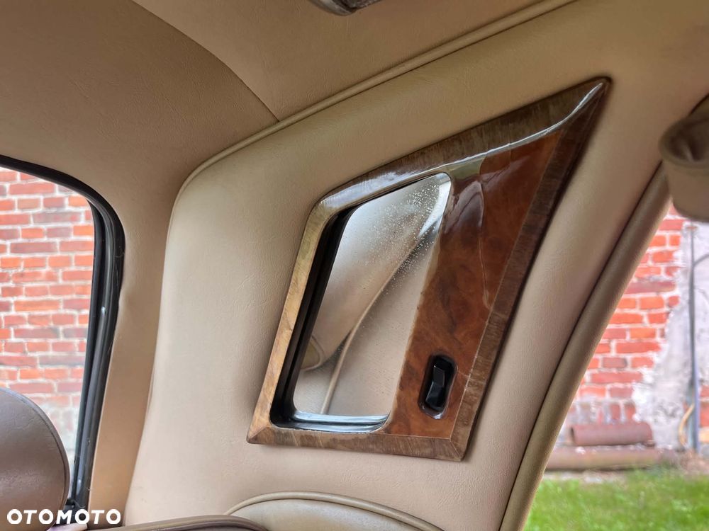 Rolls-Royce Silver Shadow - 30