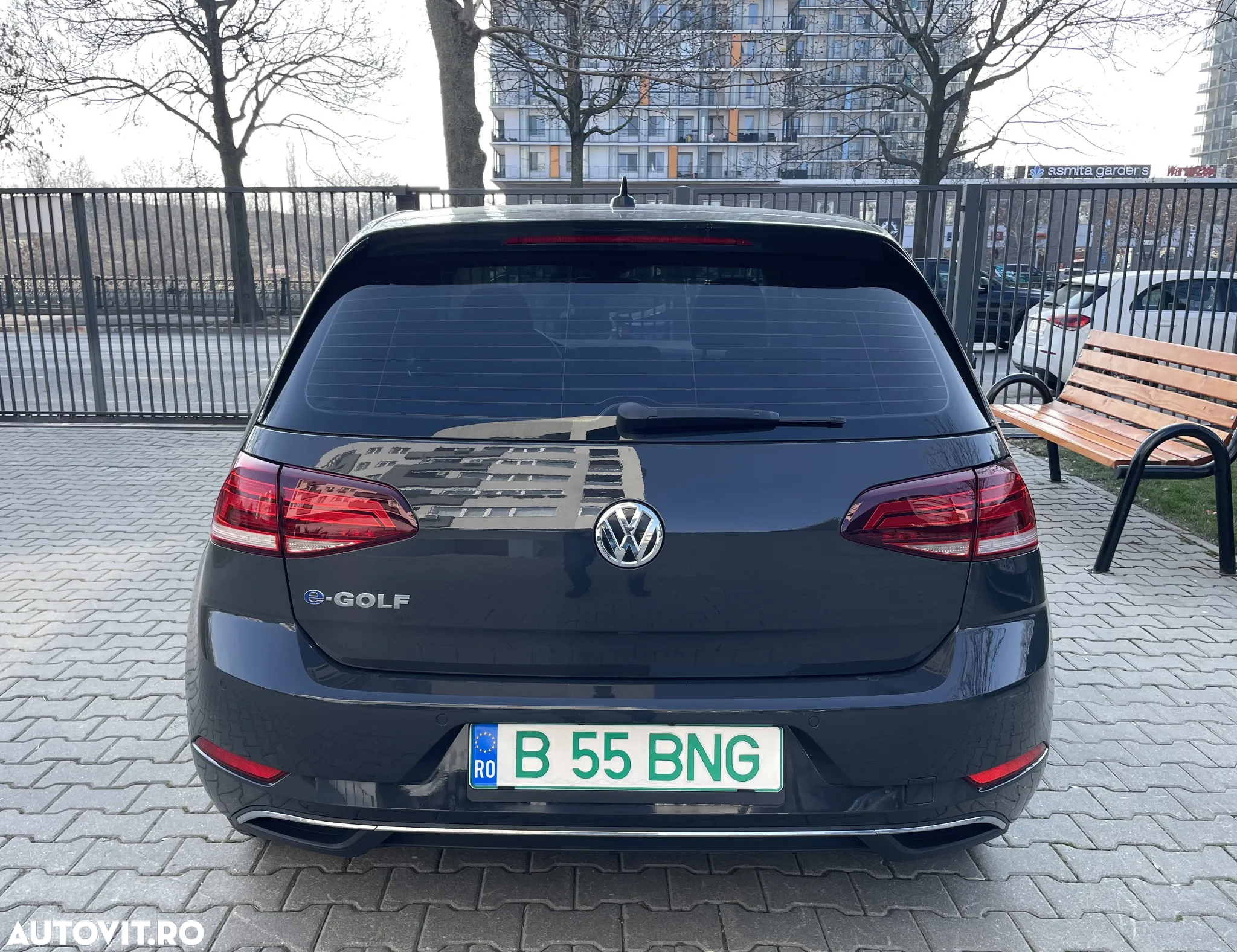 Volkswagen e-Golf - 18