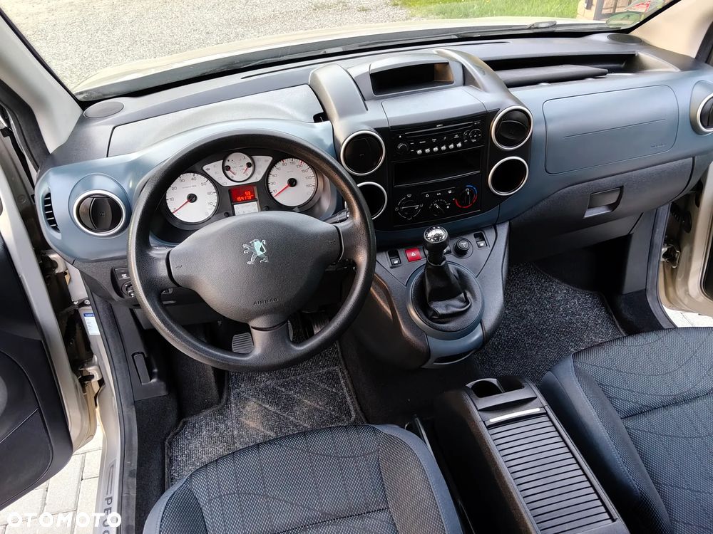 Peugeot Partner 110 Tendance mit Familien-Paket - 9