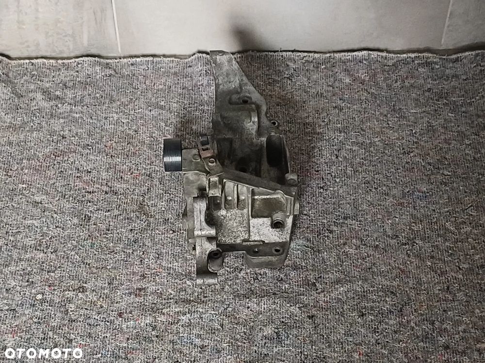 NR 606 Wspornik łapa sprężarki klimatyzacji BMW 7 F01 F02 3.0TDI 7802639-02 - 5