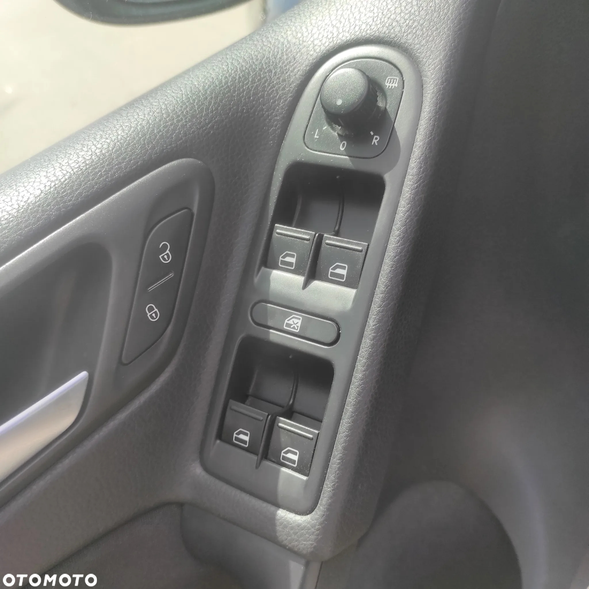 Volkswagen Golf - 23