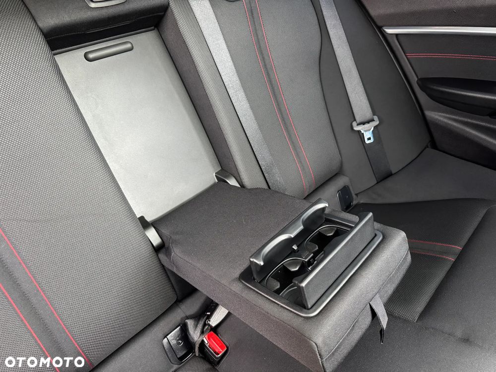 BMW Seria 3 320d Sport Line Shadow - 32