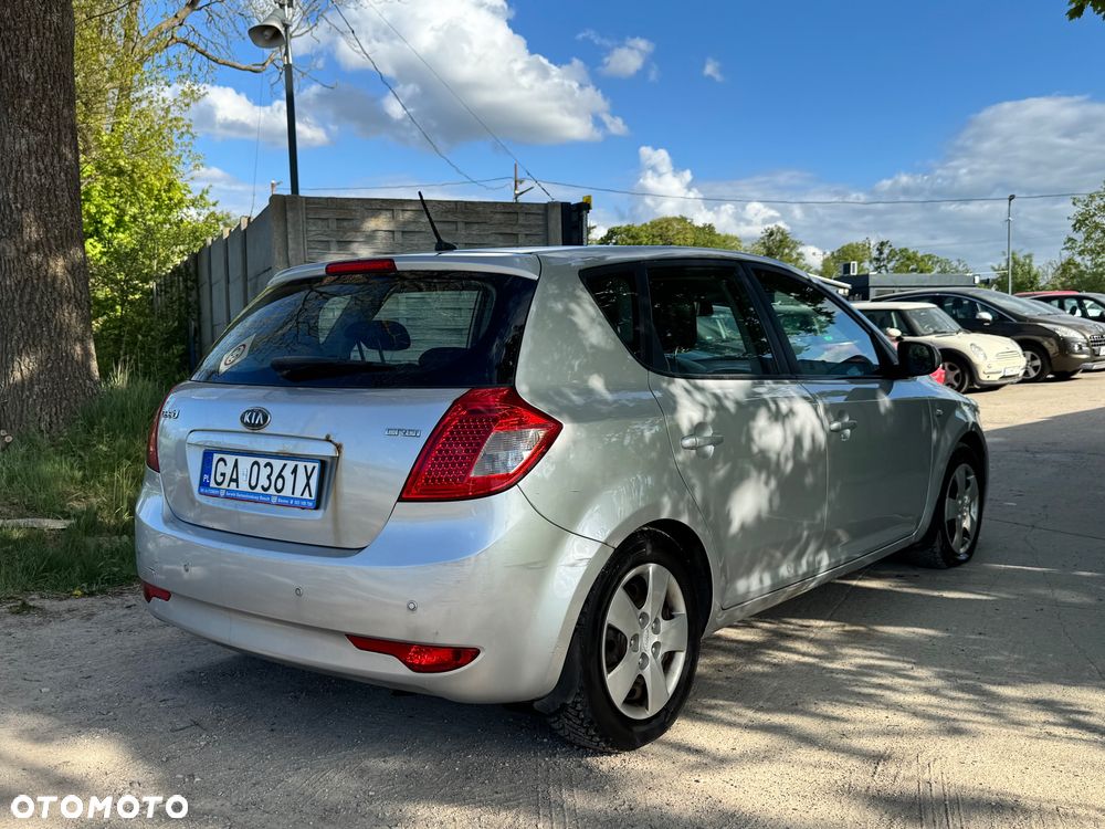 Kia Ceed 1.6 Crdi M - 6