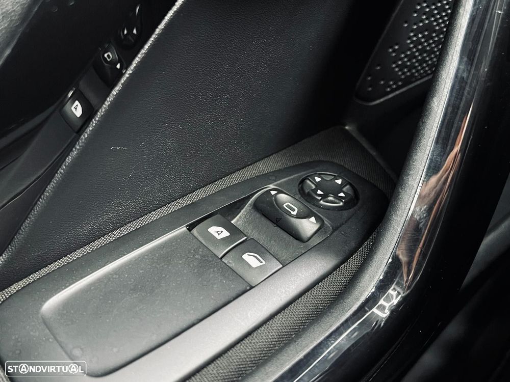 Peugeot 208 1.2 VTi Active - 38