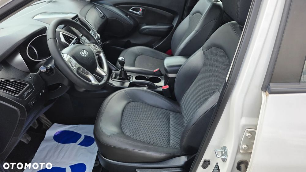Hyundai ix35 1.6 2WD Fifa World Cup Edition - 12