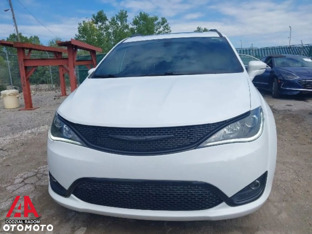 Chrysler Pacifica - 6